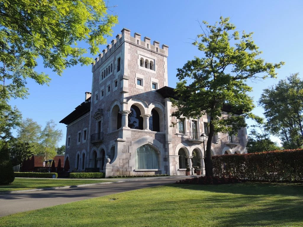 Dormir en Castillos 16 Hotel Castillo del Bosque La Zoreda - Dormir en Castillos - Muy Noble